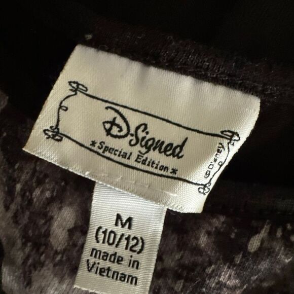 Disney Special Edition Women's Asymmetrical Tee Top Size Medium Black Graphic - Picture 11 of 11